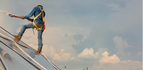 Fabricação de componentes de linha de vida com materiais certificados para ambientes severos